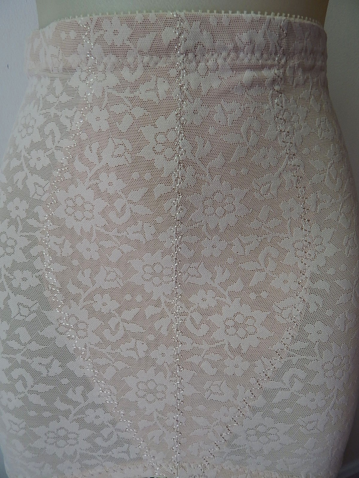 Vintage Crown-ette „Full-Freedom” Open Bottom Girdle , sz 28/M NEW Beige