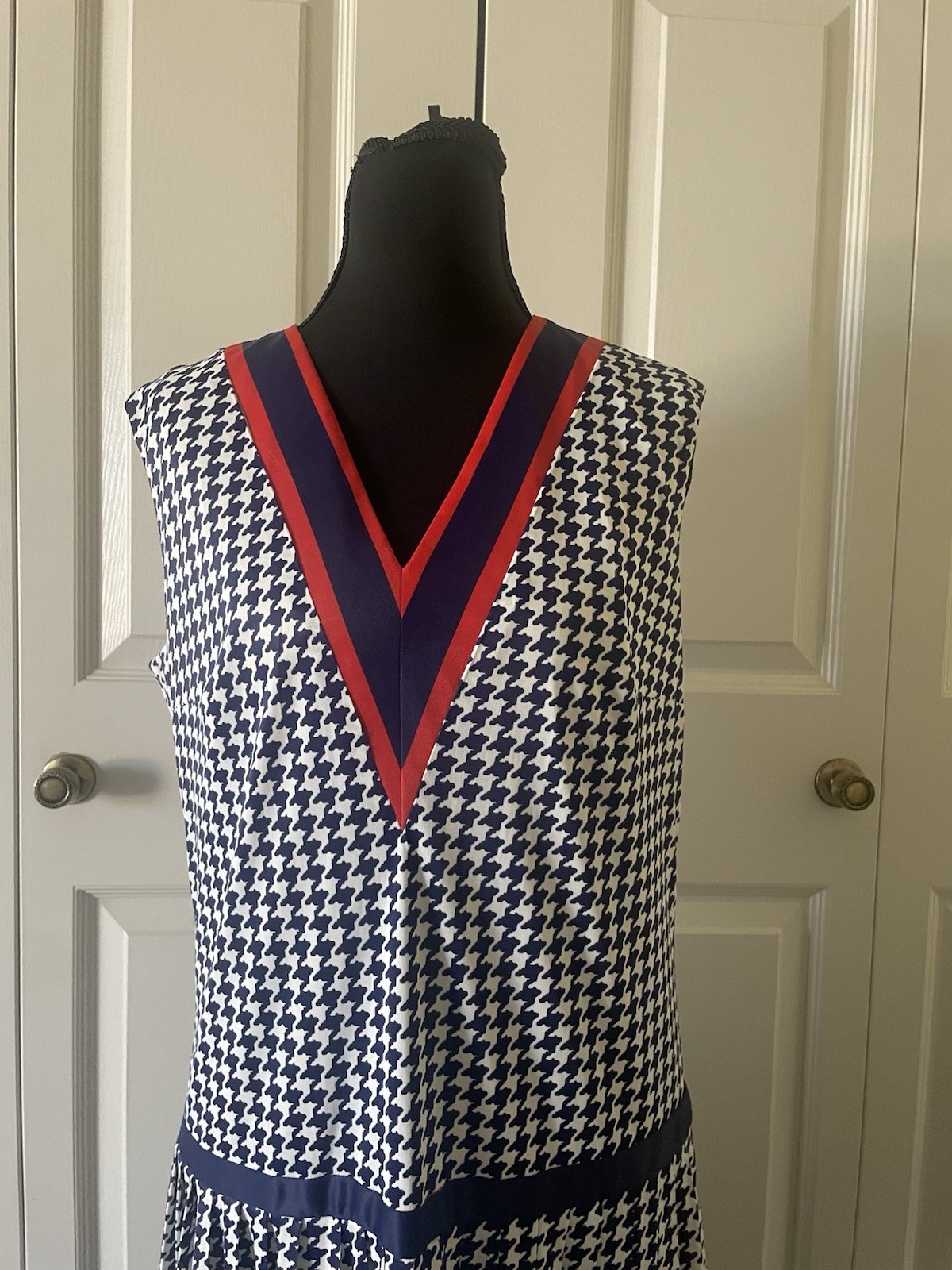 Serbin | 1960s Herringbone Print Day Dress. Designer Muriel Ryan. Drop Waist.