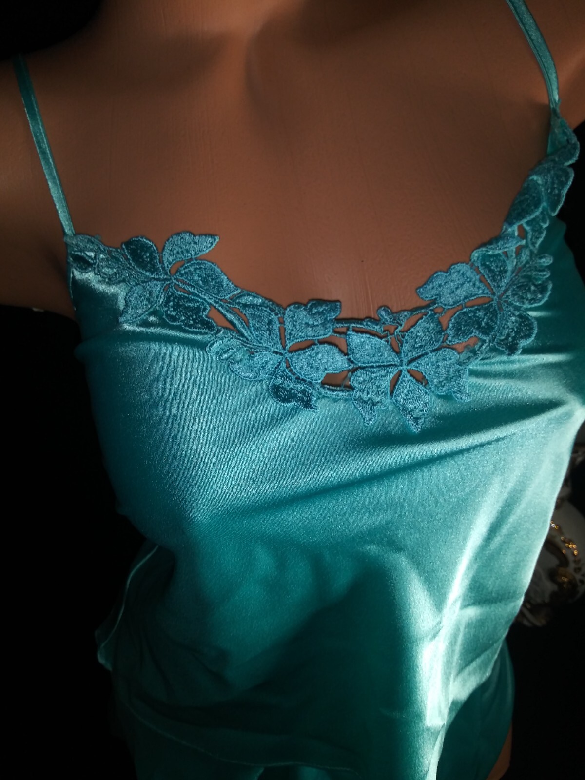 vtg SATIN SOFT ARUA Nightie CAMI TOP FRILLY FLUTTER PANTIES LACE NIGHTIE SET
