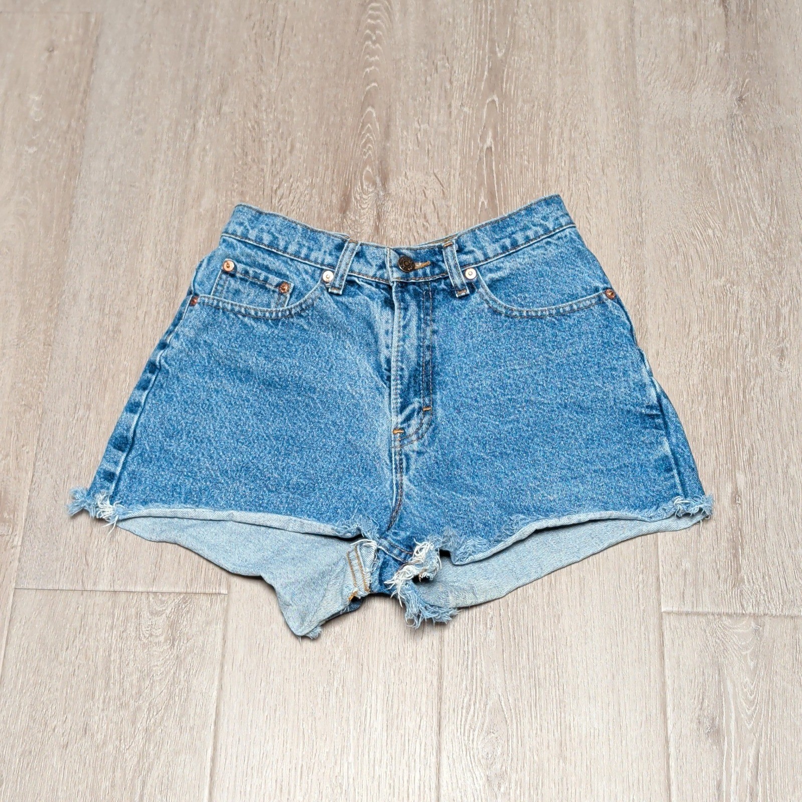 Vintage Jordache High Waisted Denim 3″ Shorts Medium Wash Cut Off Blue 9/10 Y2K