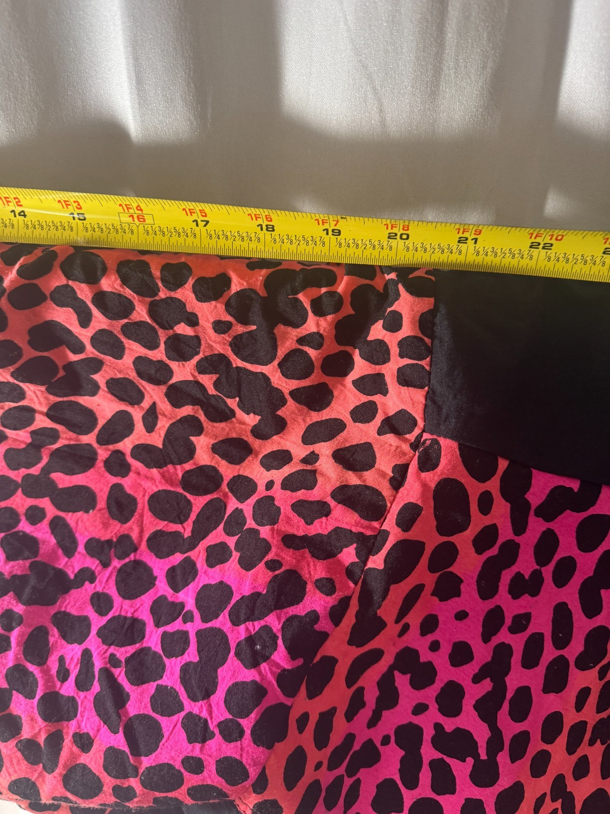VTG ‘90’s SHELL SHOCK Black/ Neon Pink & Orange Leopard Print Windbreaker Sz L