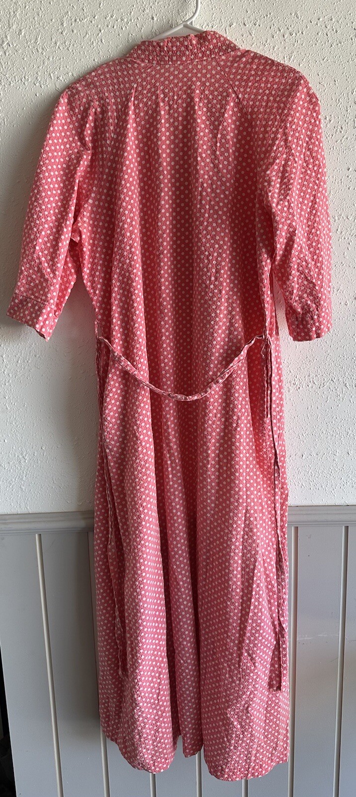 Vintage A Royal Robe Salmon Pink & White Polka Dot Pocketed Belted Robe Size M
