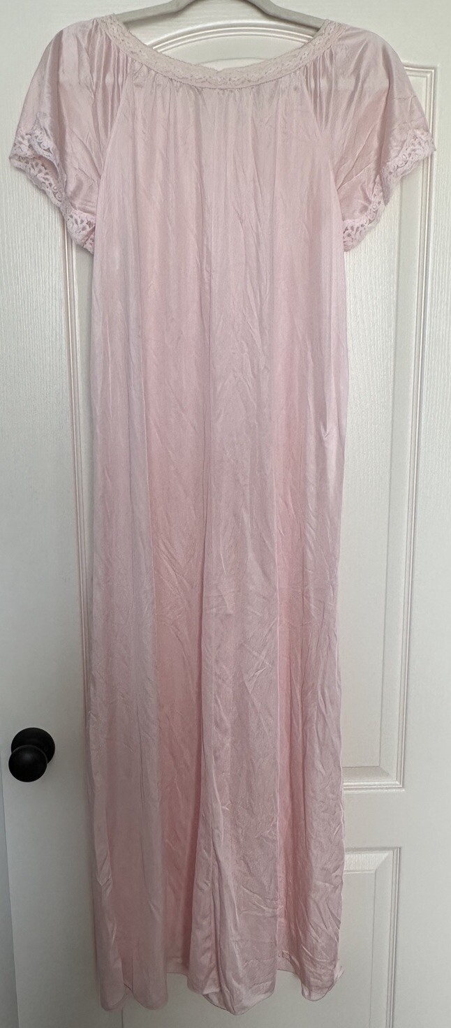 Vintage 1970s Philmaid Pink Short Sleeve Full Length Nightgown 53” Long
