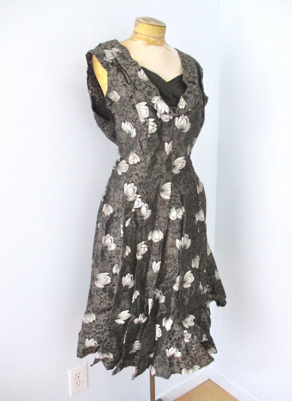 Vtg 50s black gray goth floral stiff taffeta rockabilly VLV dress full skirt M/L
