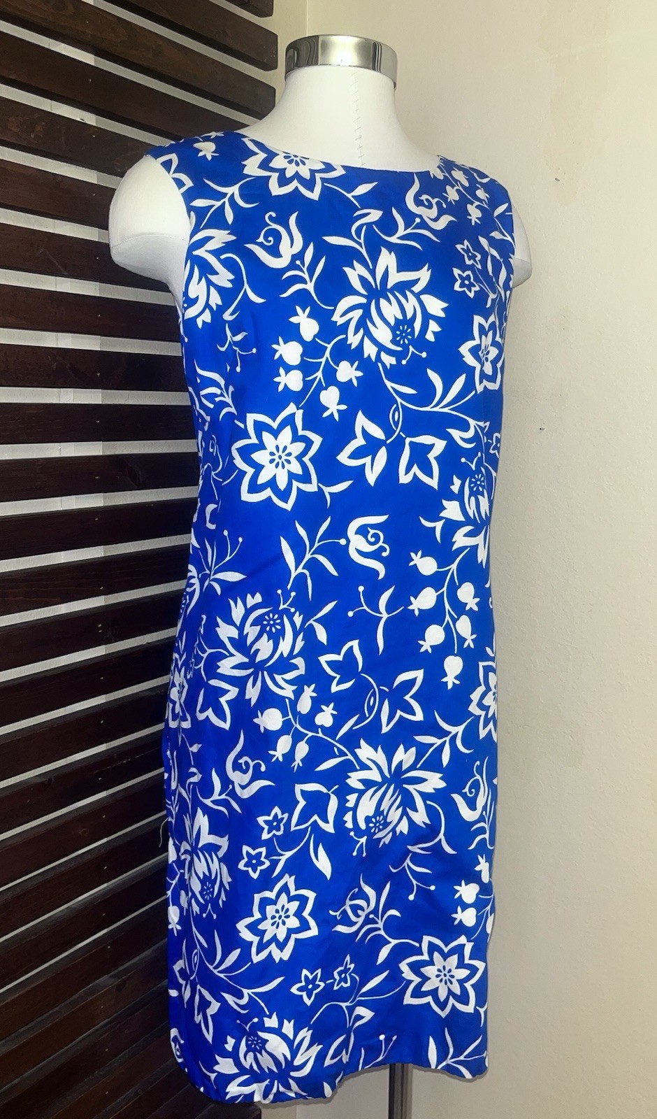 1960s Vintage Blue & White Floral Print Hawaiian Sleeveless Dress w/ Side Slits