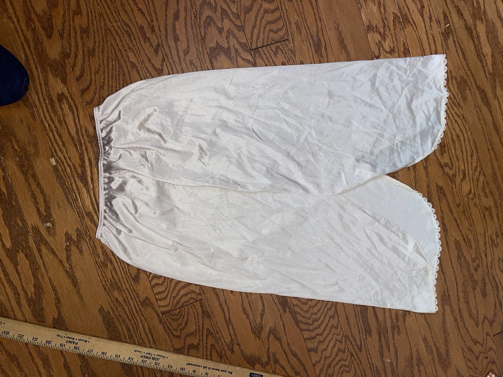 Vintage Warners Perfect Measure ￼Beige Half Slip Small 21 Inches (HOME1)