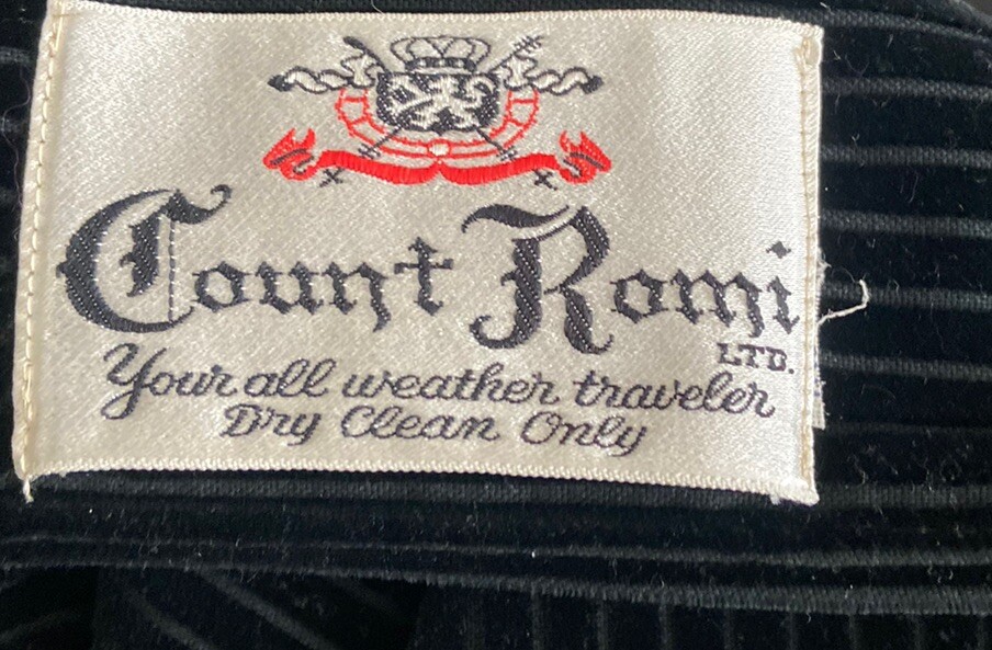 Vintage Long Woman’s Coat .Count Romi LTD.Town And Country.Medium.paint On Insid