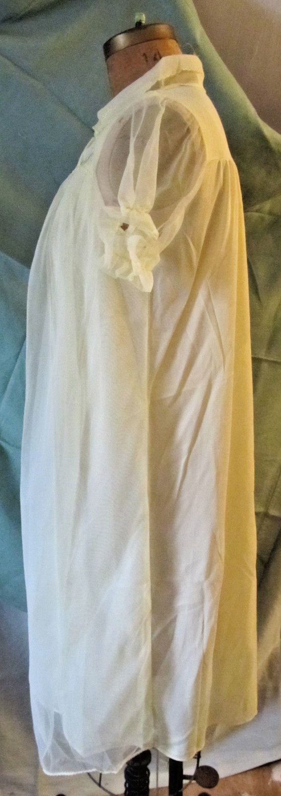 Vintage 60’s yellow Acetate Tricot & Nylon classic pin-up nightgown sz M