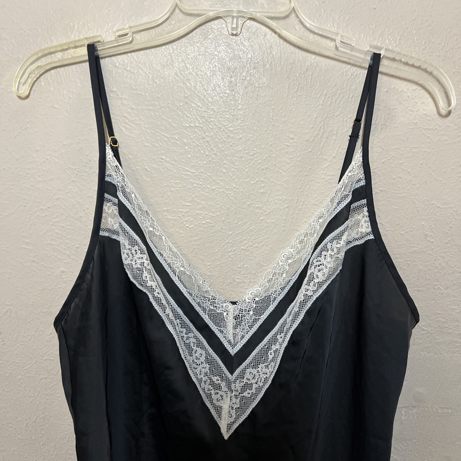 NWT Victoria’s Secret Black White Contrast Lace Ruffle Hem Slip Dress Chemise L