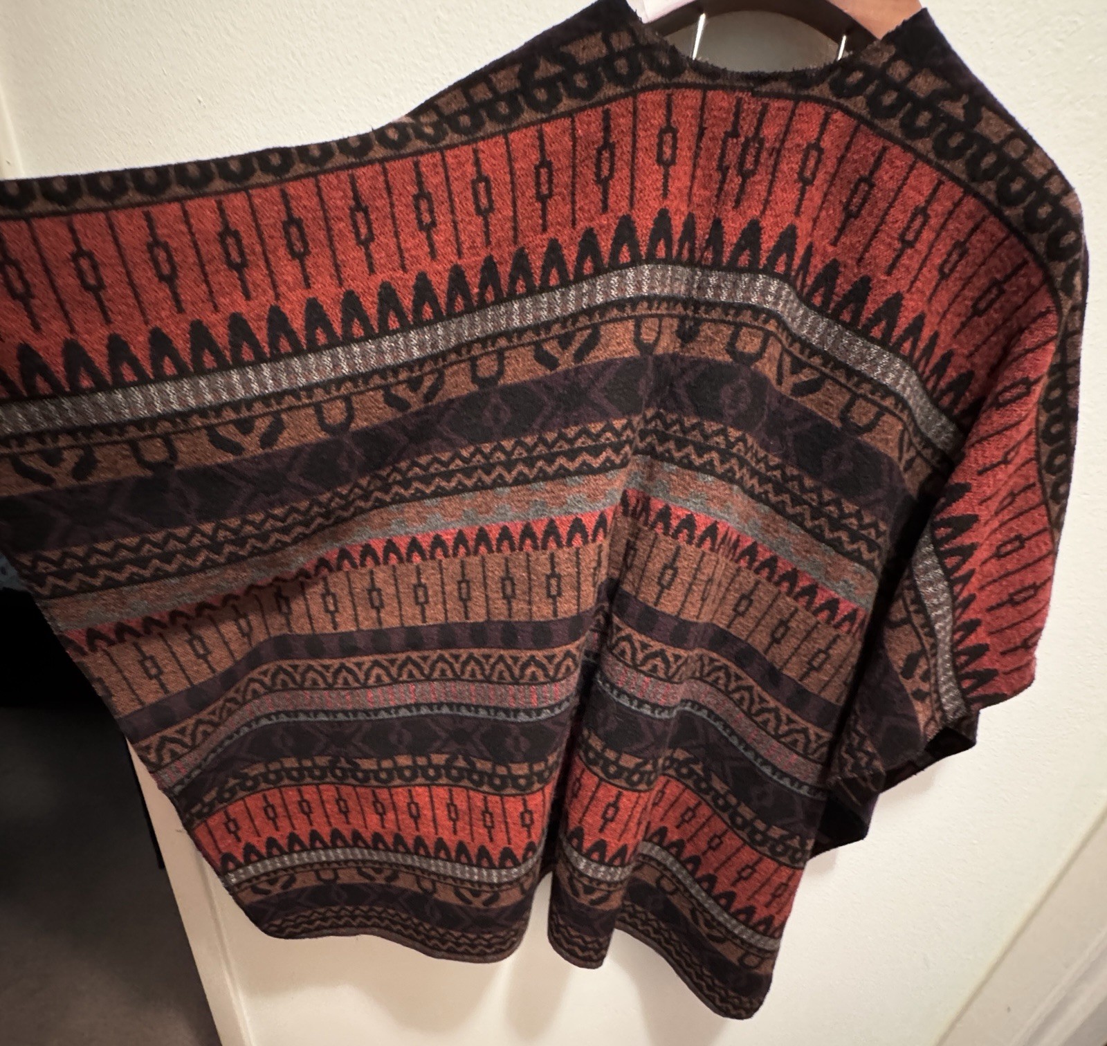 Vtg Democracy Poncho Soft & Comfy WoolBlend Beautiful Native Design Sz S/M & L