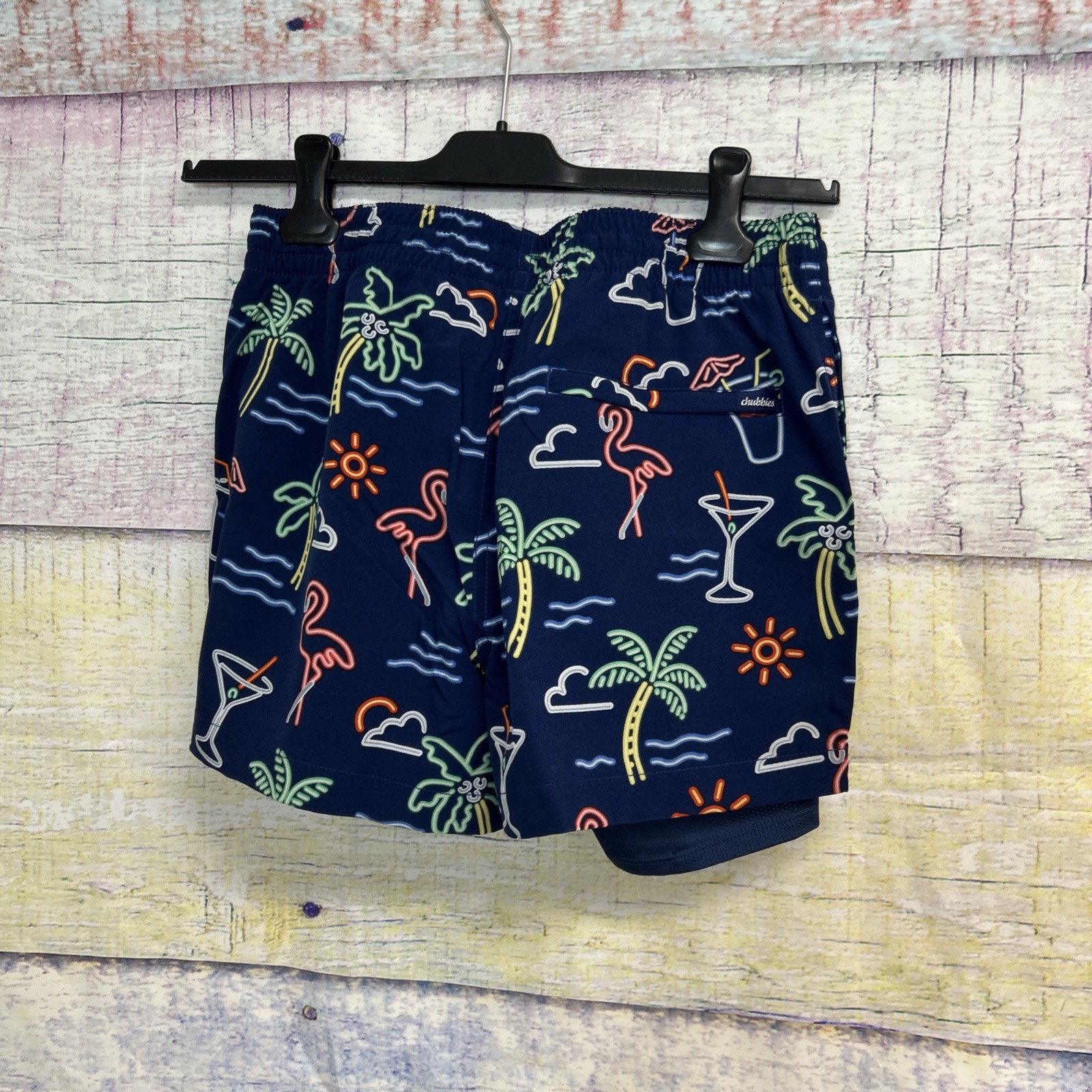 Chubbies Neon Lights Swim Trunks 5.5” M Blue Flamingo Palm