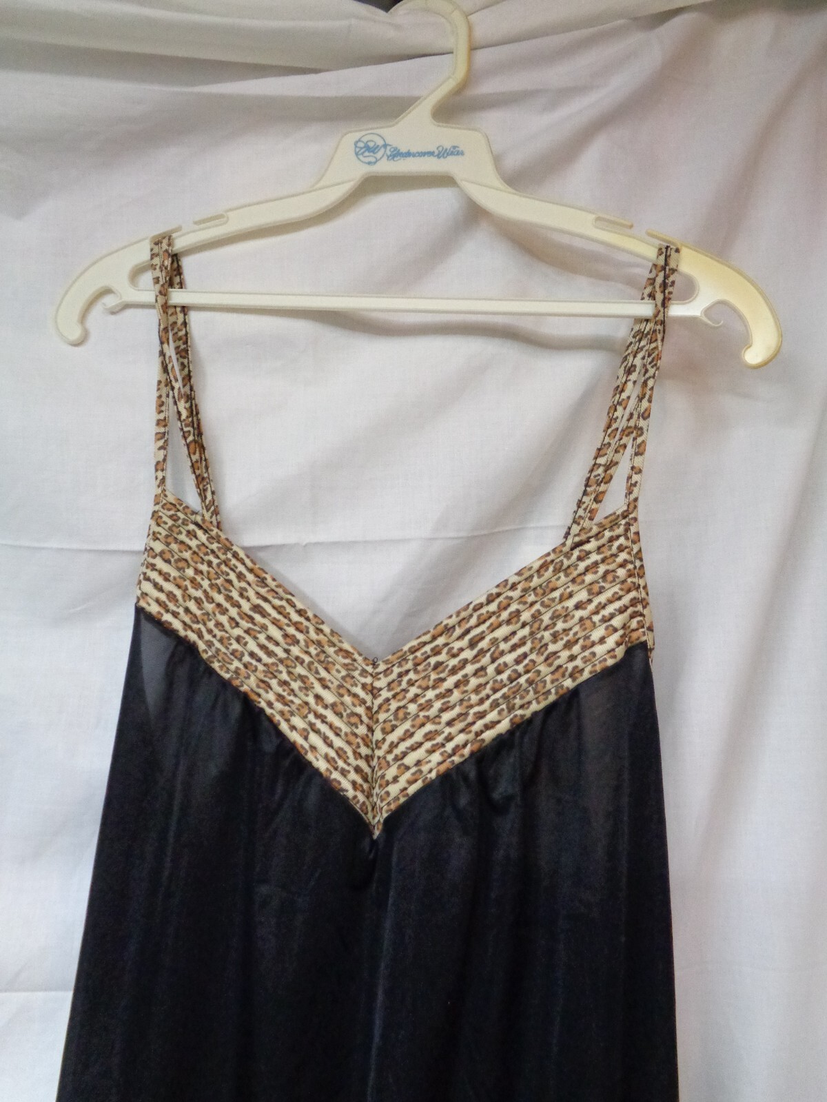 Vtg Women’s UNDERCOVER WEAR Long Nightgown #94750 MAJESTIC Black / Size M