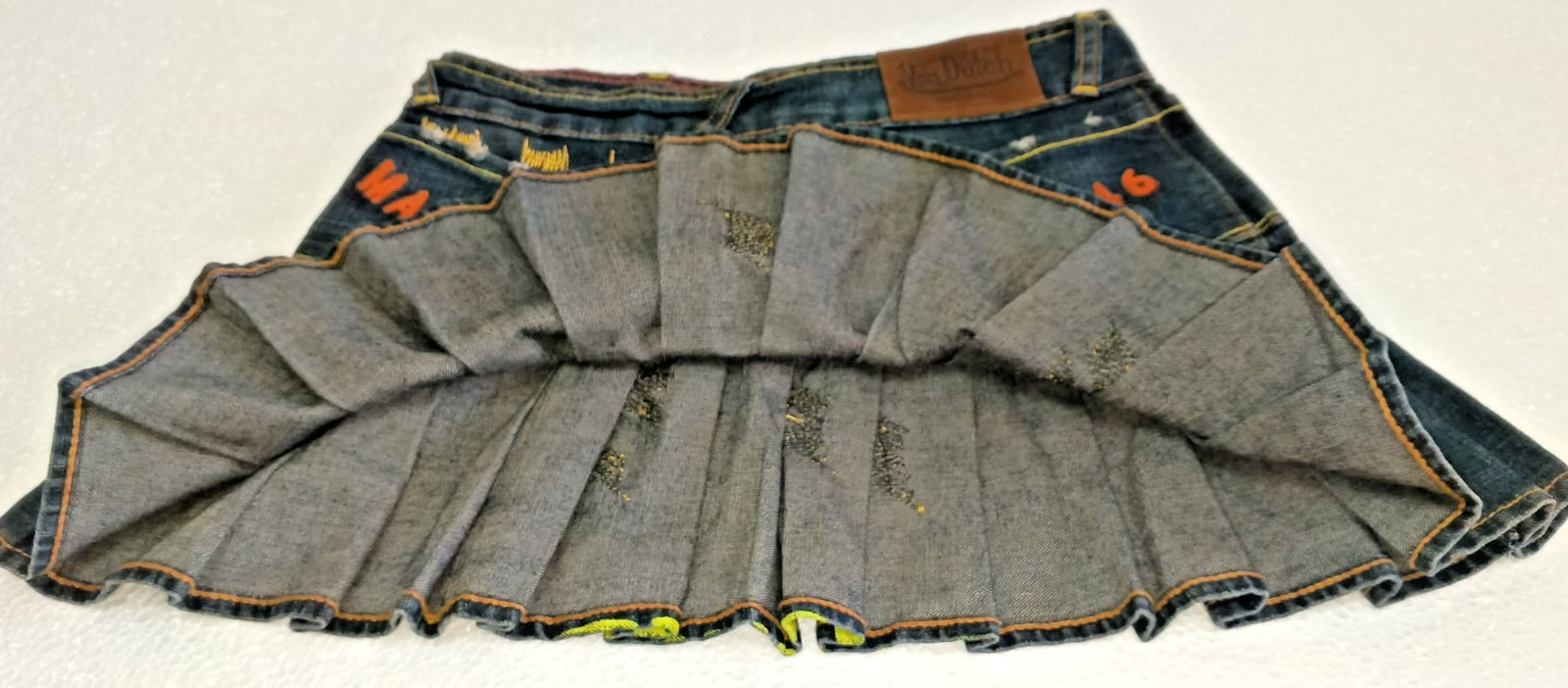 Y2K Vintage Von Dutch Mini Skirt with Pleating and Print