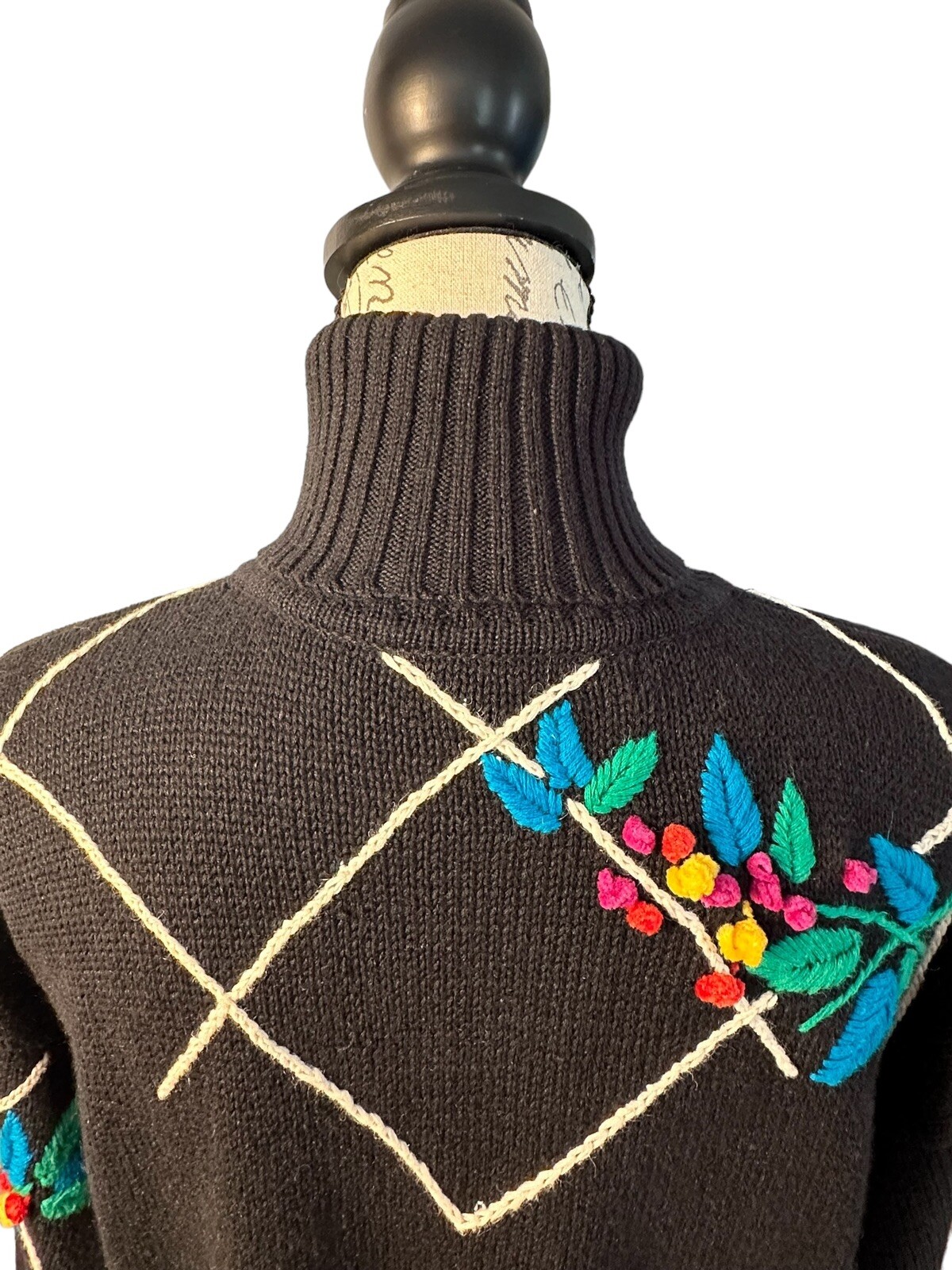 Vintage IB Diffusion Womans Black Cotton Sweater Colorful Multi Color Floral Med