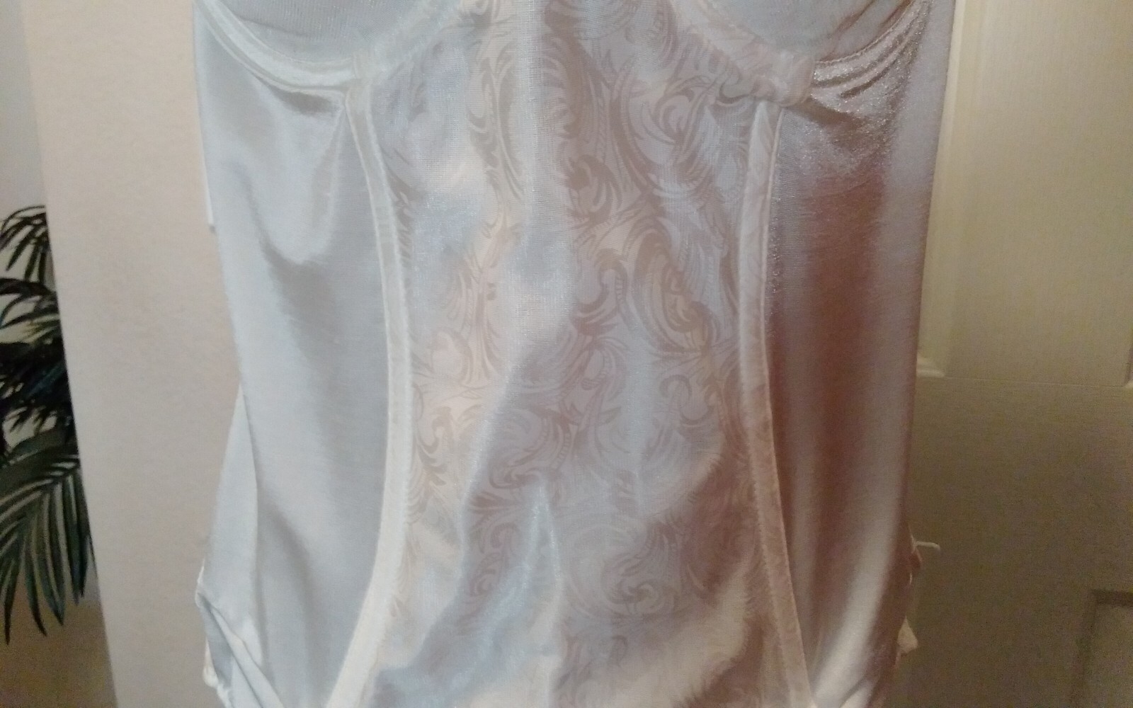 Vintage Victorias Secret White Convertible Body Shaper Girdle 40D USA Gold Crown