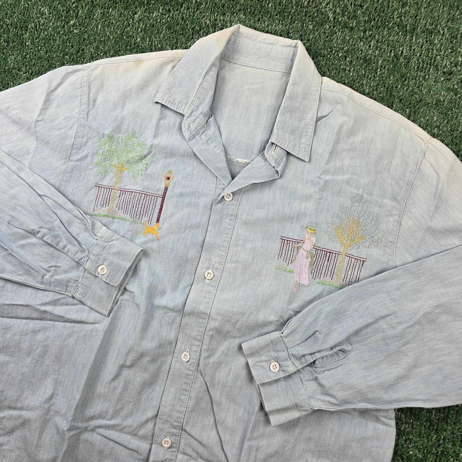 Vintage Embroidered Denim Shirt Light Wash Garden Scene Cottagecore Button Down