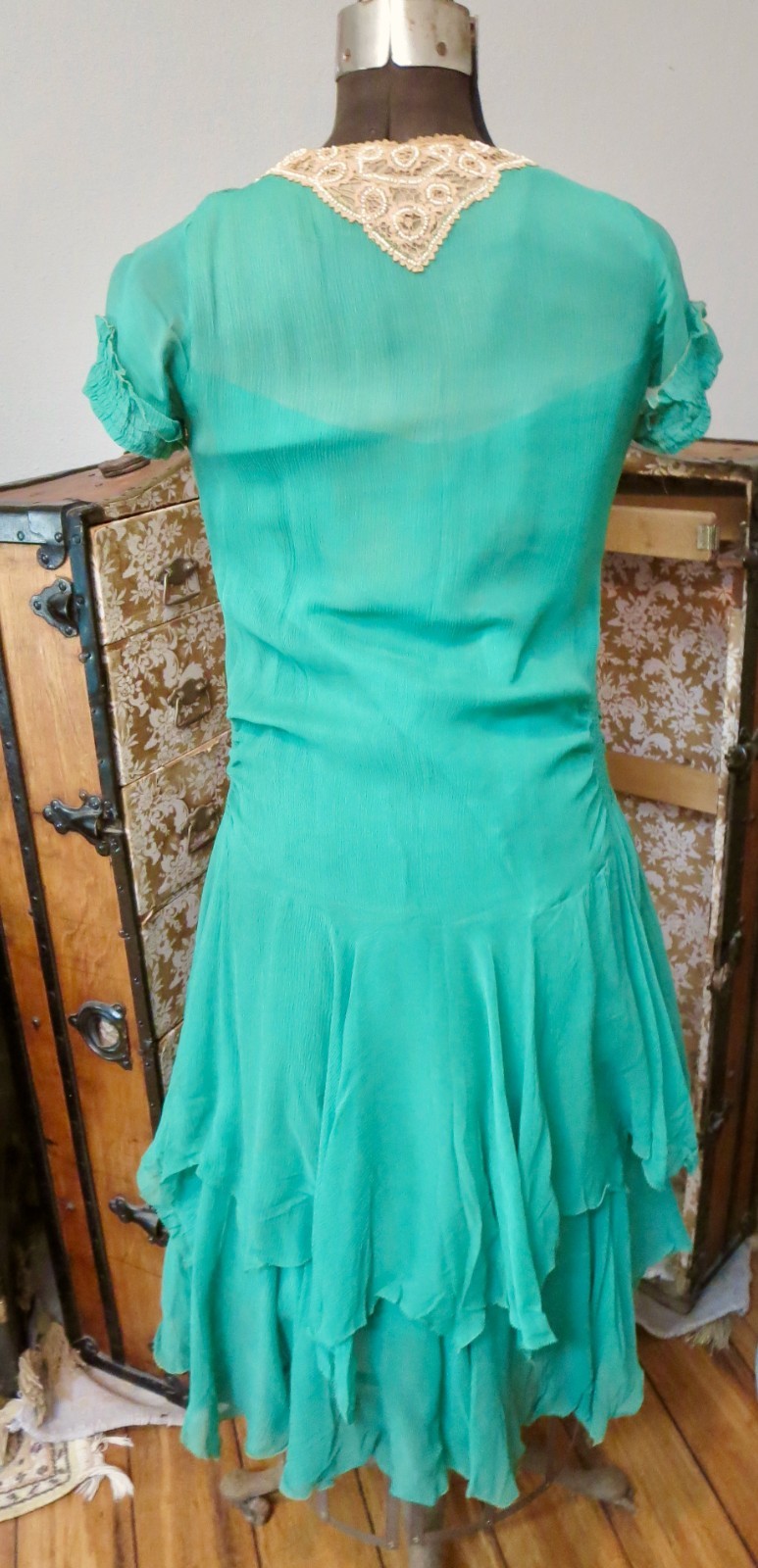 1920s Authentic Bright Green Silk Day Dress With Beaded Bodice 36 Bust