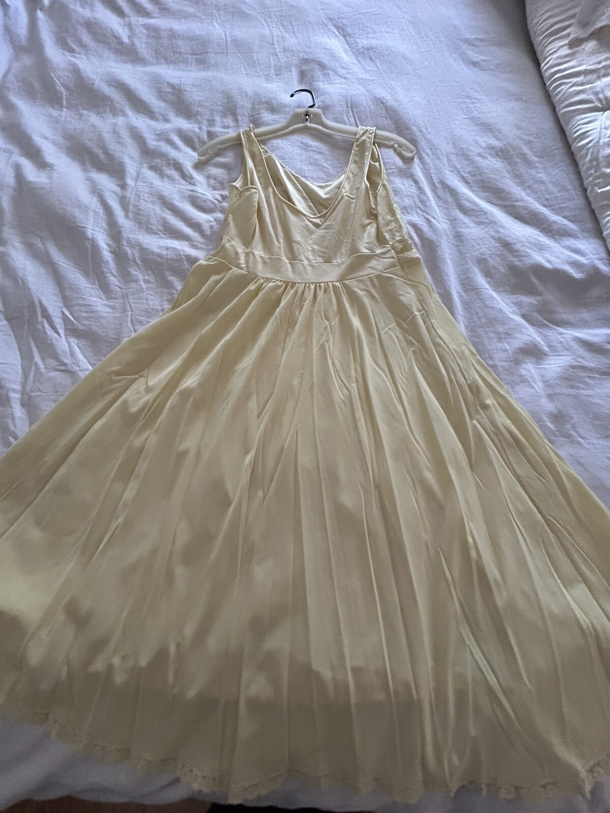 VINTAGE VANITY FAIR LIGHT YELLOW CHIFFON NYLON LACE NIGHTGOWN & ROBE SIZE 32
