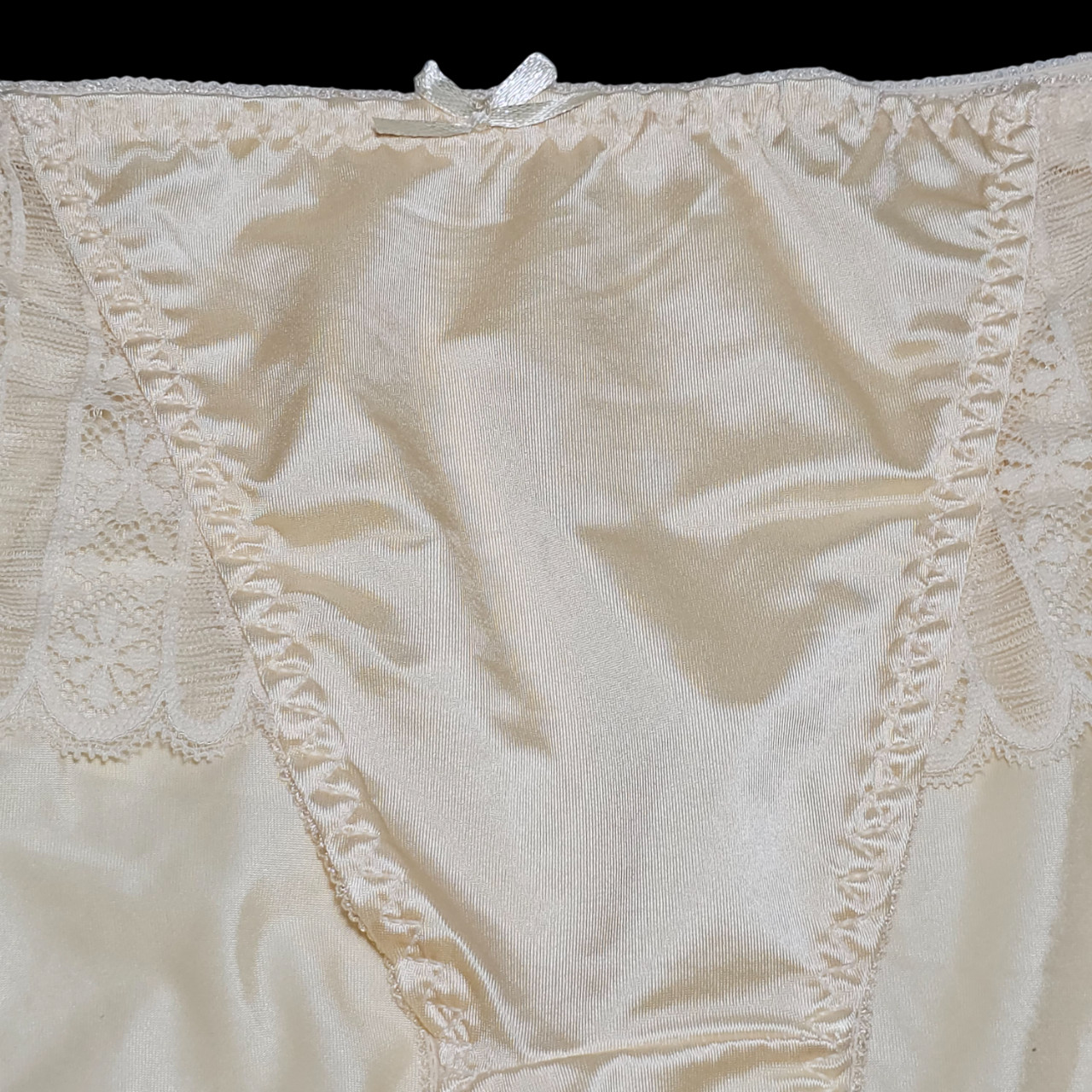 Vintage Slippery Yellow Panty Nylon Spandex Sissy Lace Brief Size 6-7 Hip 35-39″