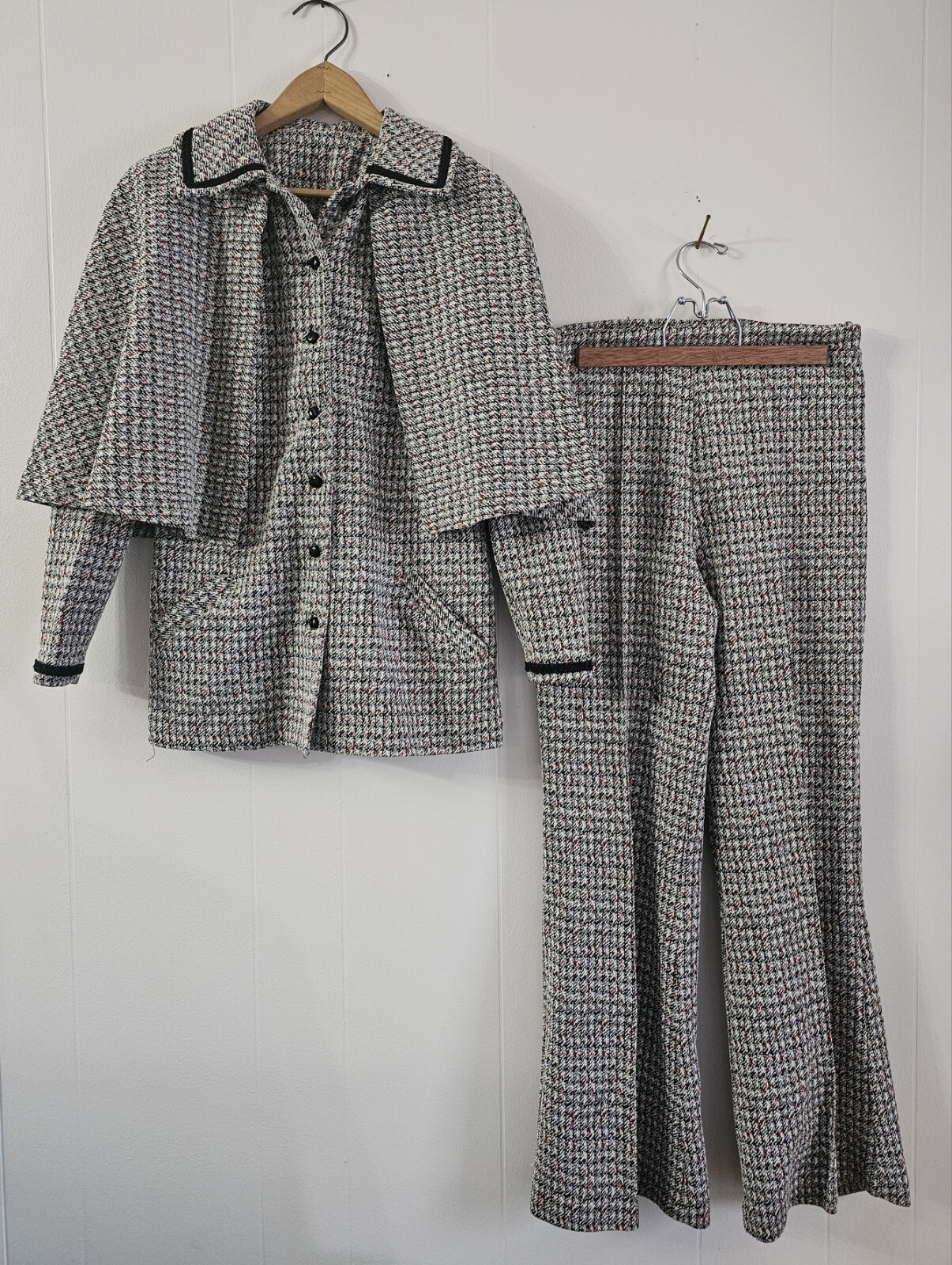 Vintage Christenfeld of California Women’s Pant Suit Cape Set ~ 3 Piece Suit 👀