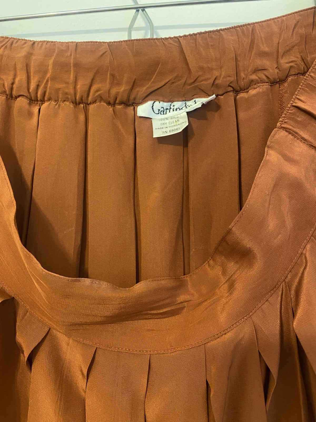 Garfinckel’s Vintage Silk Rust 2 Piece Co-ord Set_Pleated Skirt/Top, Size L