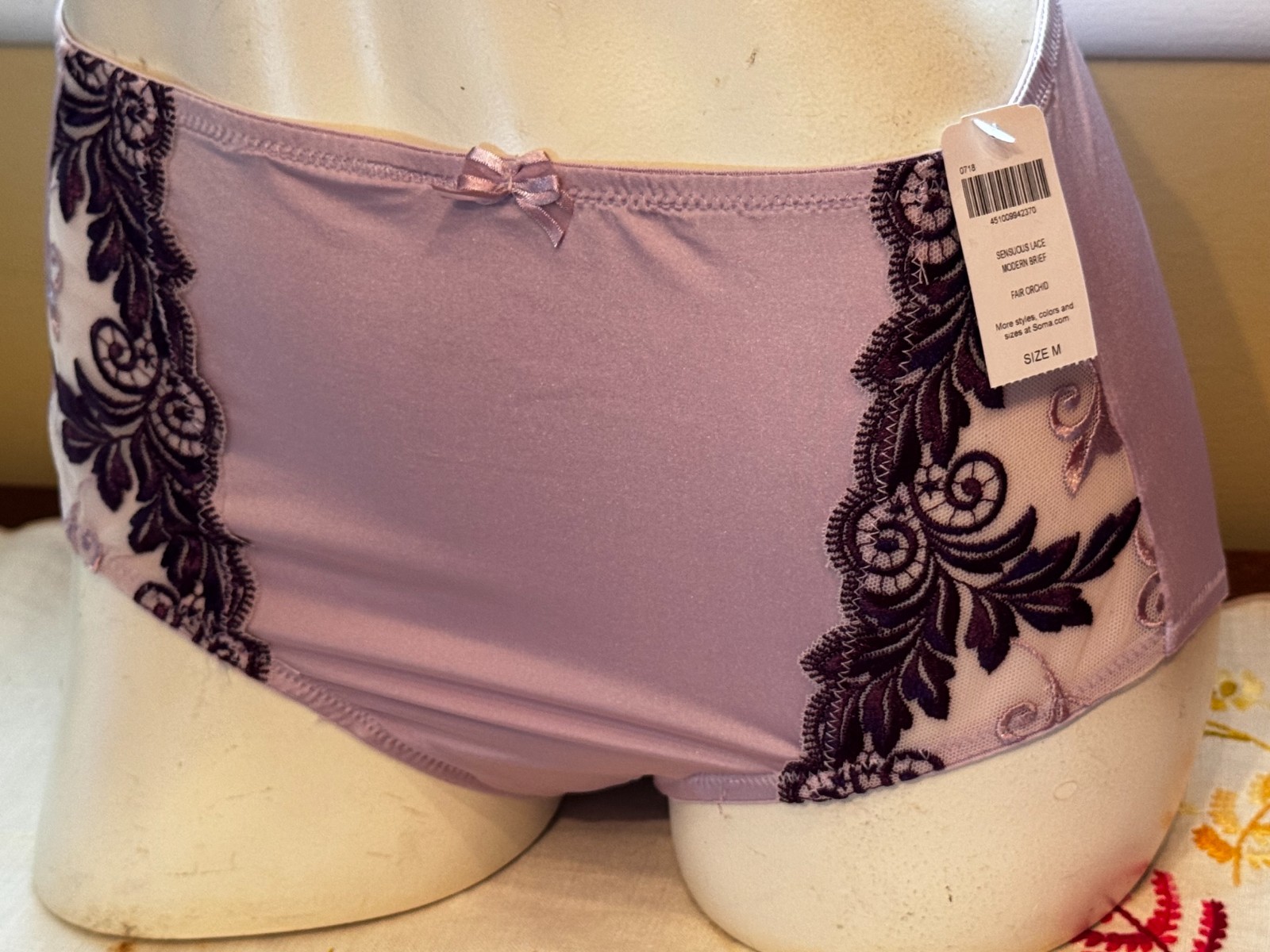 VINTAGE SOMA ~ FAIR ORCHID PURPLE ~ SENSUOUS LACE MODERN BRIEF PANTIES ~ MEDIUM