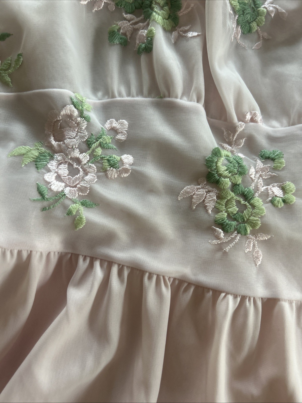 Vintage 1960s Dutchmaid Ephrata Pa Nylon Pink Nightgown Embroidered Flowers Lace