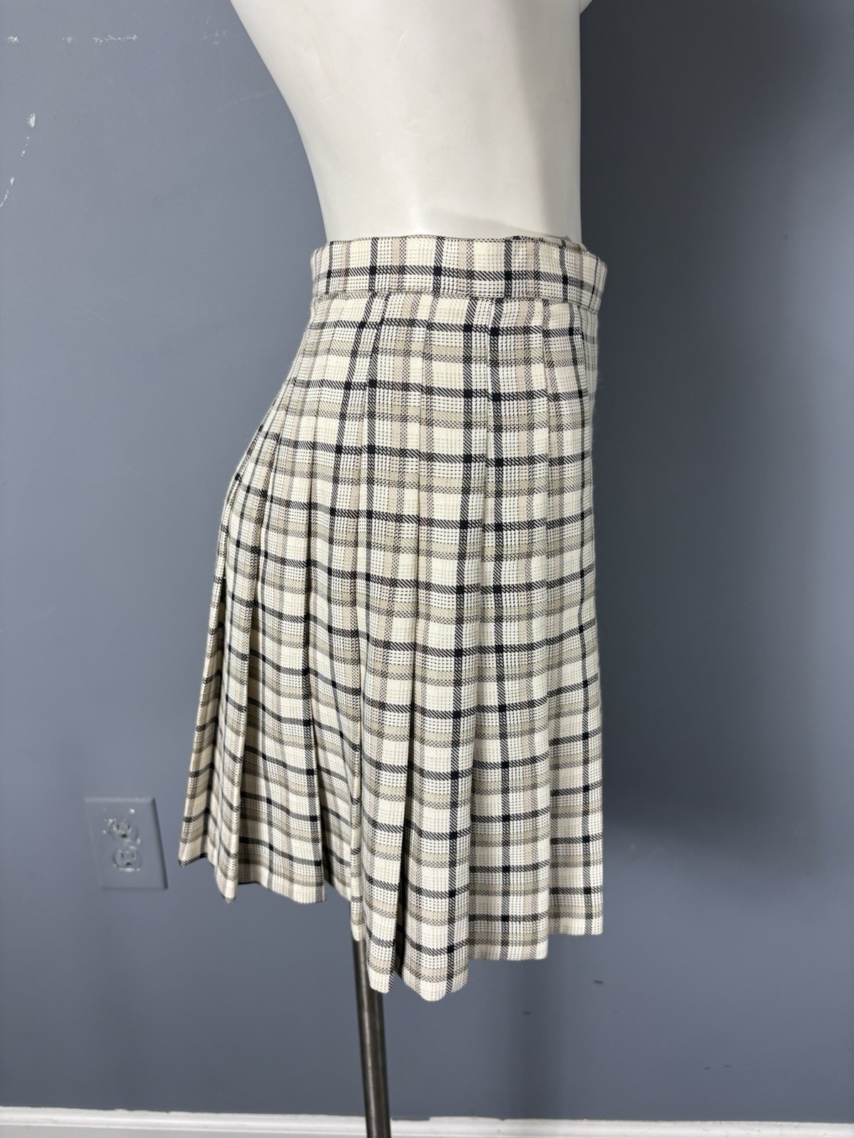Vintage 90s Juniors 7/8 Tan Plaid Pleated Mini Skirt Buckle Clueless Schoolgirl