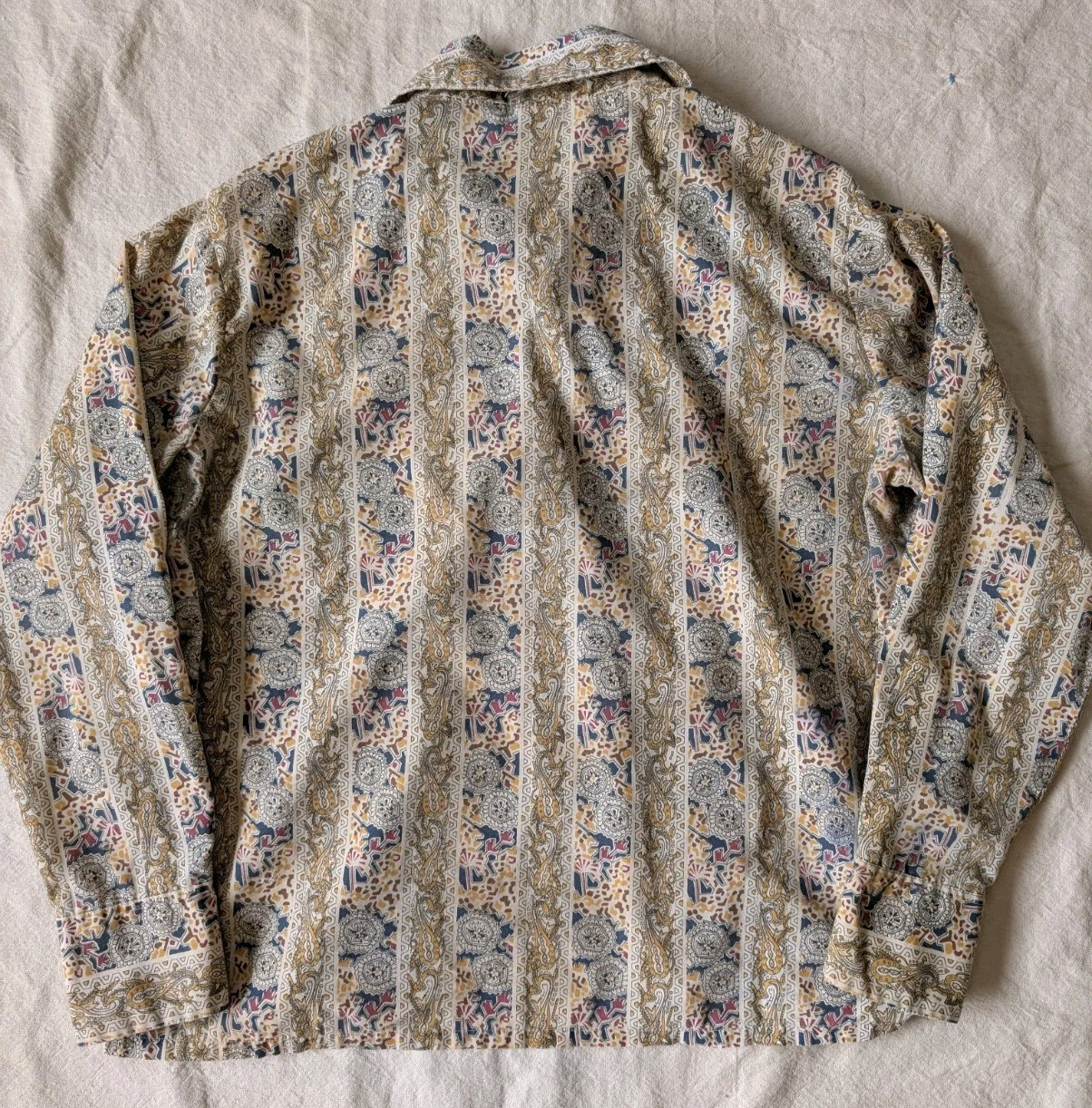 Vintage 70s Women’s Perma Press Cotton Blend Abstract Paisley Button Up Size 42
