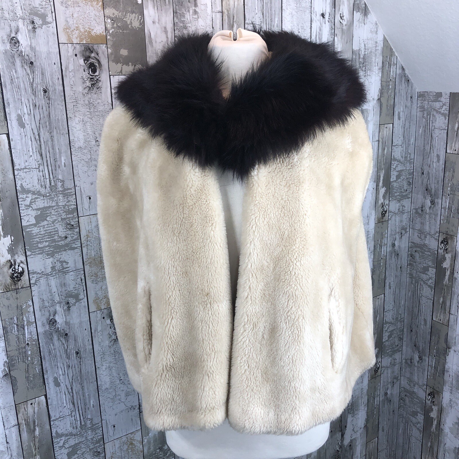 Borgana women cape wrape faux fur wedding Vintage