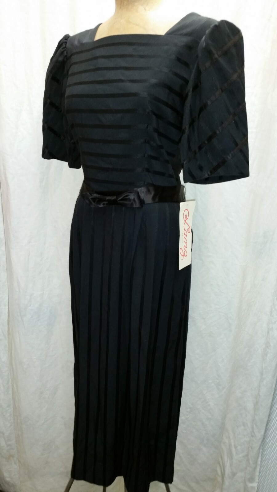 Vintage 1970’s Black Rayon Poly Day Dress by Lanz Originals Size Medium NWT