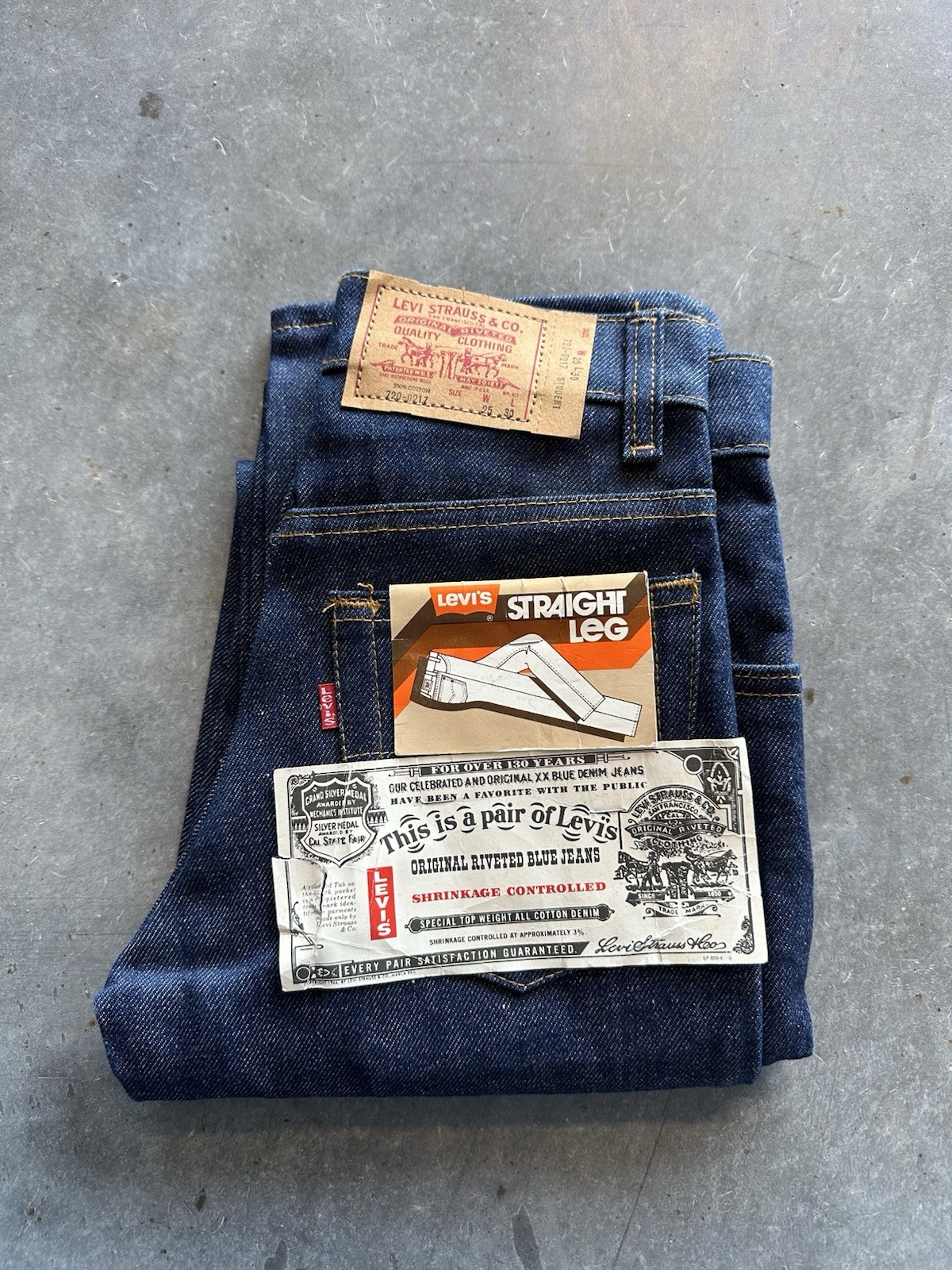 Vintage 80s Deadstock Levi’s Straight Leg Denim Jeans 22 X 31