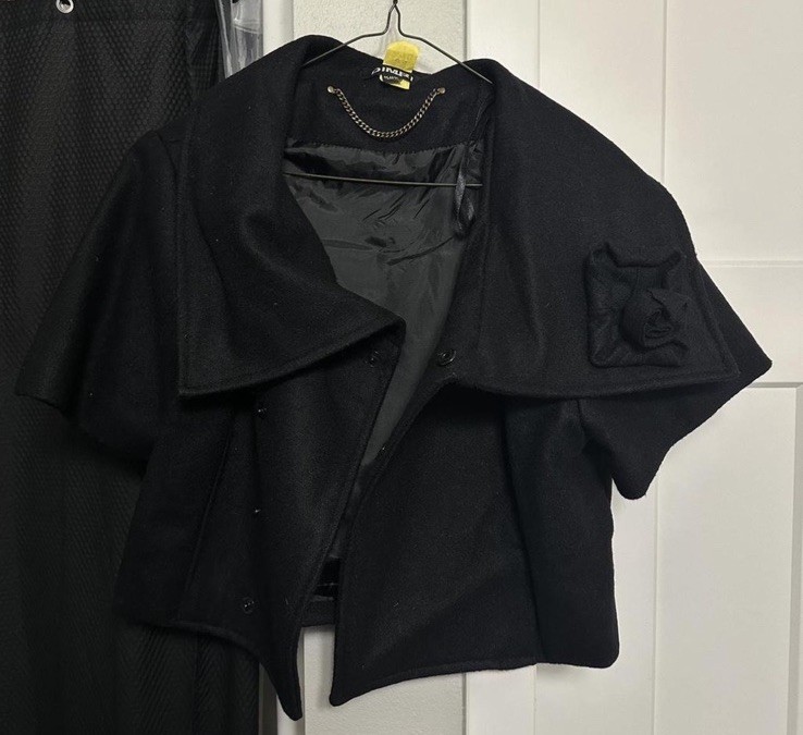 DIMRI Women’s Large Vintage Black Cropped Wool Short Sleeve Jacket Shrug Flower