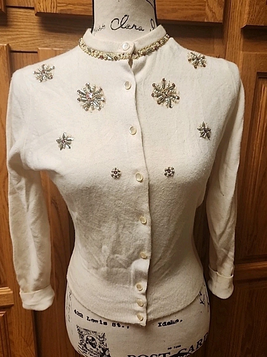 VTG 1950s IVORY Cardigan Sweater Beaded Pinup Rockabilly Sz 34 Orlon MAJESTIC