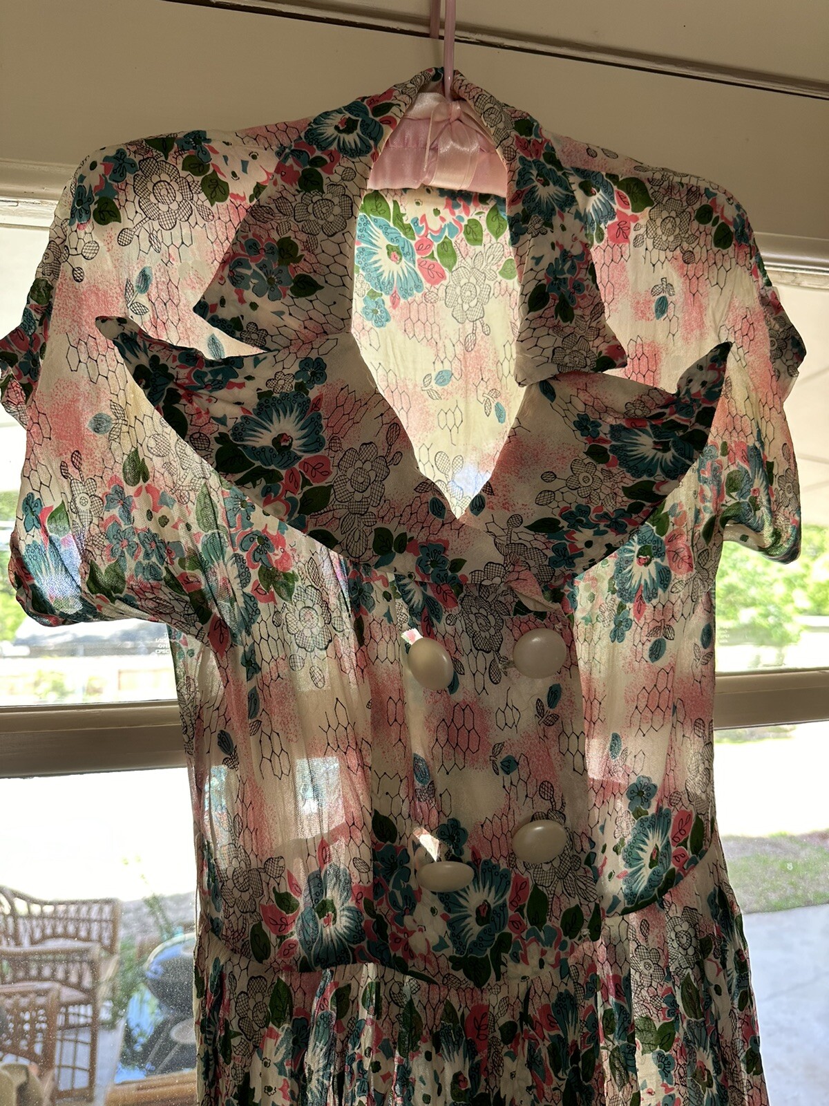 Vintage 1940s Floral Crepe Day Dress Big Collar Novelty Print Pink Blue Small