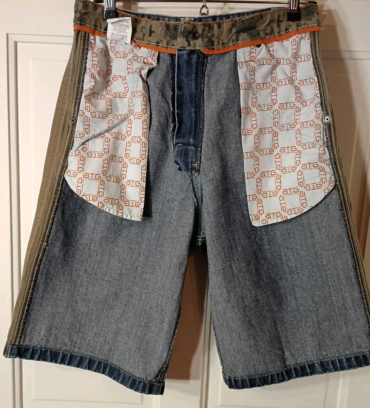 Vtg WRG JEANS CO. ATG Streetware SHORTS 16 Reg. 28″ Waist Unisex Y2K Denim/Camo
