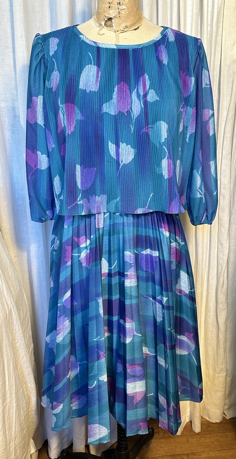 Vintage M.C.S. Ltd Womens Blue Purple White Pleated Knit Dress Sz 14(8-12)Used