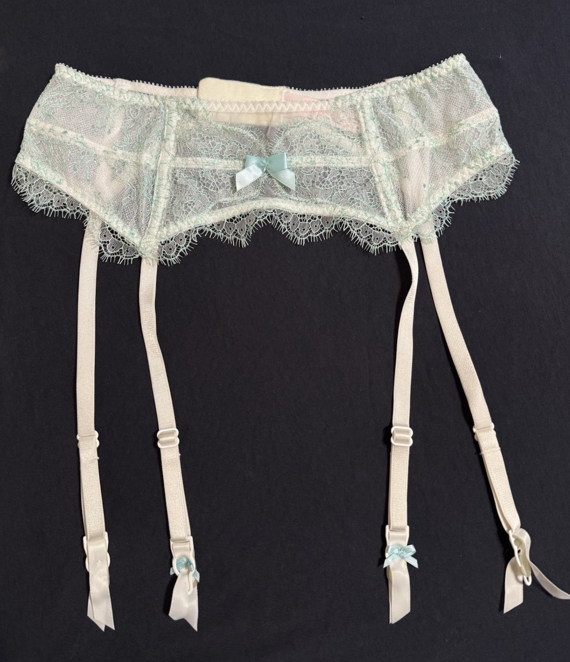 Vtg Victoria Secret Garter Belt White & Aqua Lace – Size XS / S – 2014