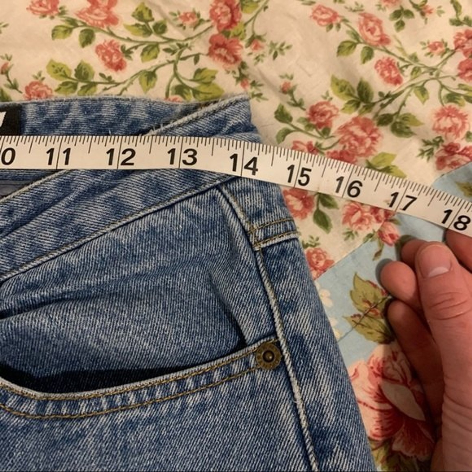 Vintage size 28 DKNY Medium Wash 90s High Rise Tapered Mom Jeans