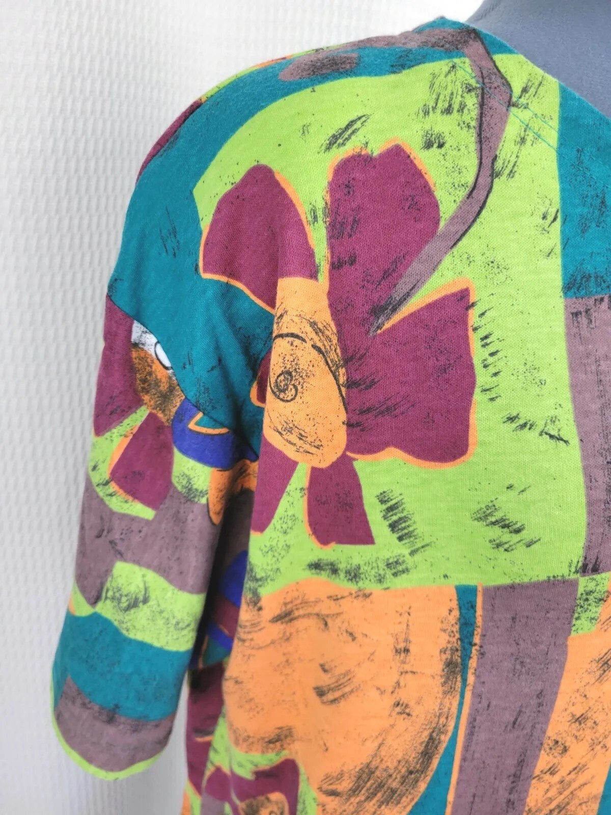Vintage Forenza Graphic Print Tee in Teal/Burgundy/Orange/Brown/Blue Sz Large