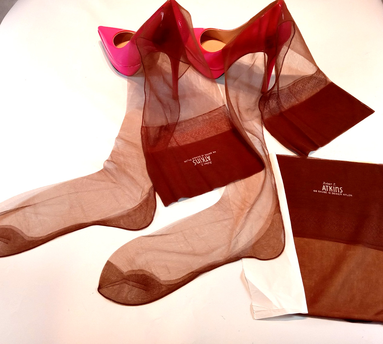 2 PRS SZ 9 x 29 VTG SEXY SHEER FLAT KNIT CUBAN HEELS NYLON GARTER STOCKINGS