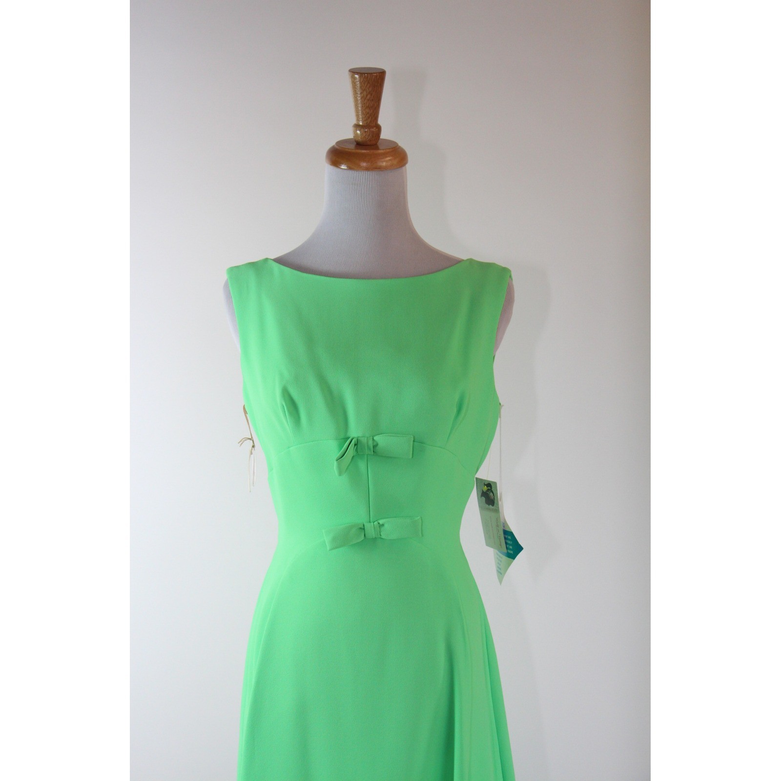 Vintage 1960s MOD Green Dress Sleeveless Bow Detail A-Line Mid Century NWT S