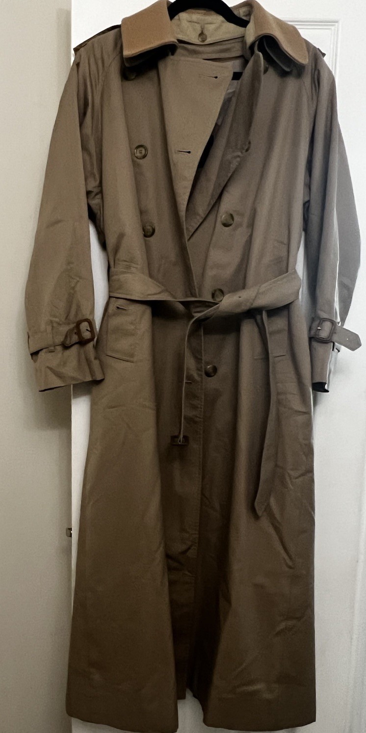 vintage Burberrys of London trench coat with NovaCheck liningexcellentcondition