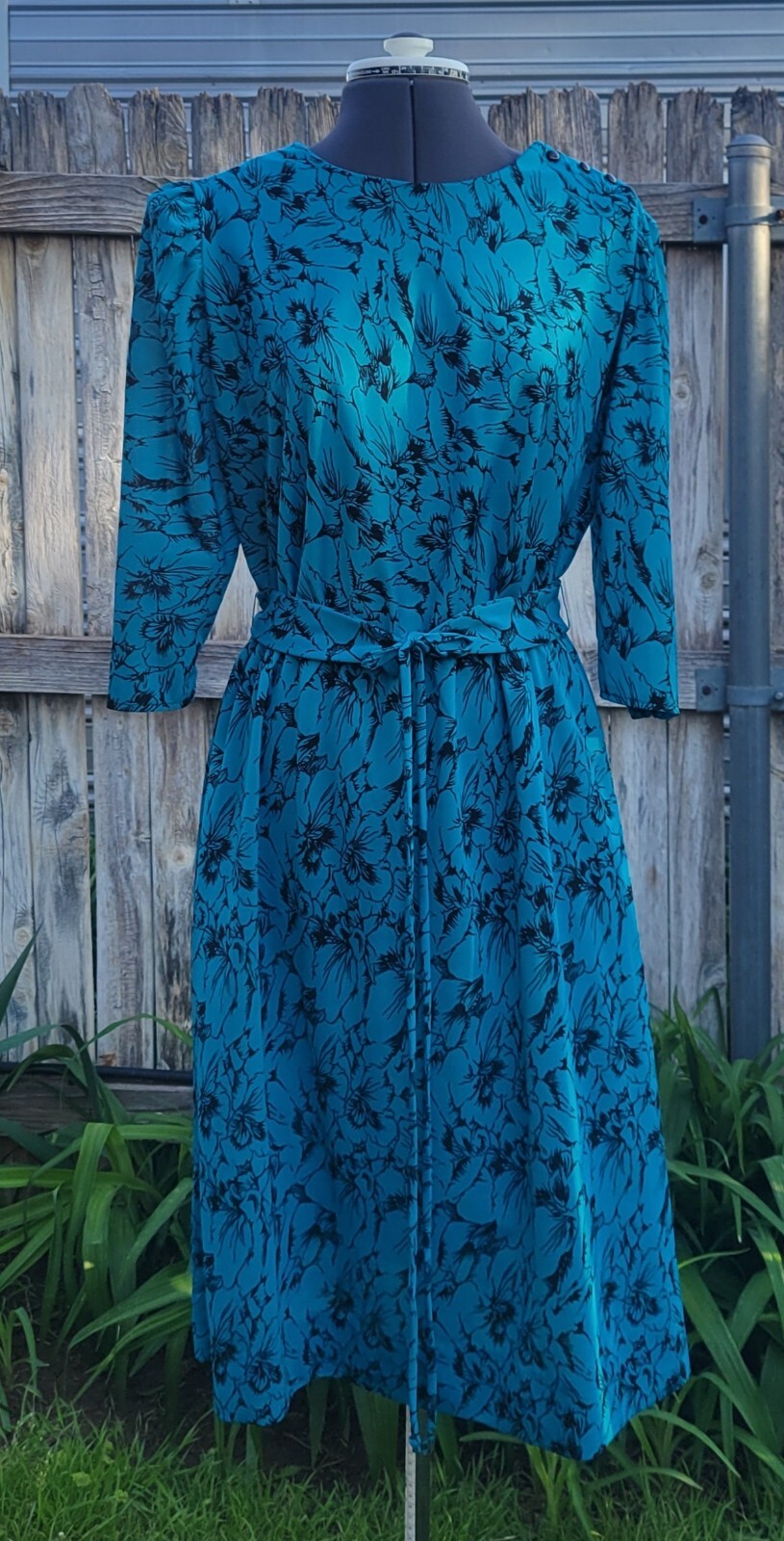 Cue Fashions Belted Dress Puff Sleeve Three Button Shoulder Vintage
