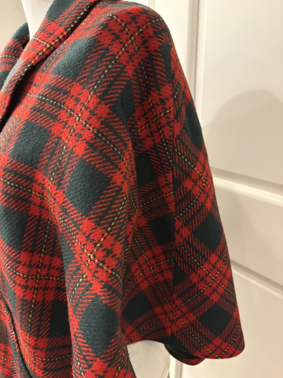 Vintage 1960s Best & Co Fifth Ave. NY Wool Plaid Cape Red and Green Plaid