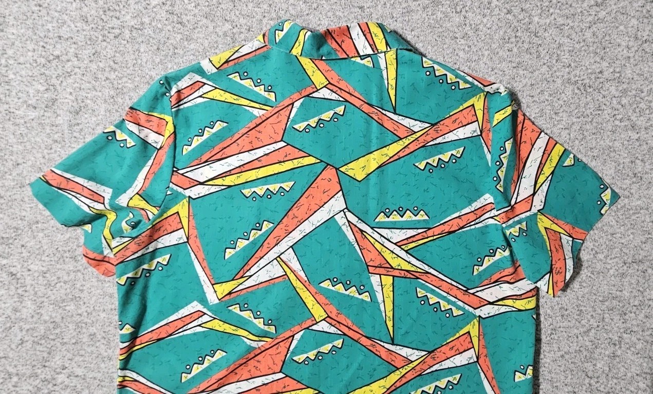 Vintage 90’s – The Season Ticket – Geometric Retro Women’s Size M Button Up USA