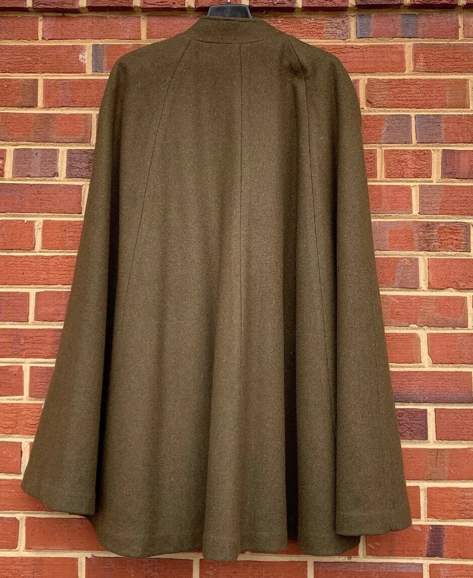 Vintage 60s Queen Of The Capes Country Place Wool Zipper Up Cape. Rare