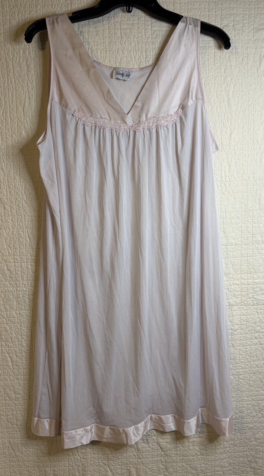 Vintage 1960s/1970s Vanity Fair Pale Pink Silky Nylon Full Slip / Nightgown