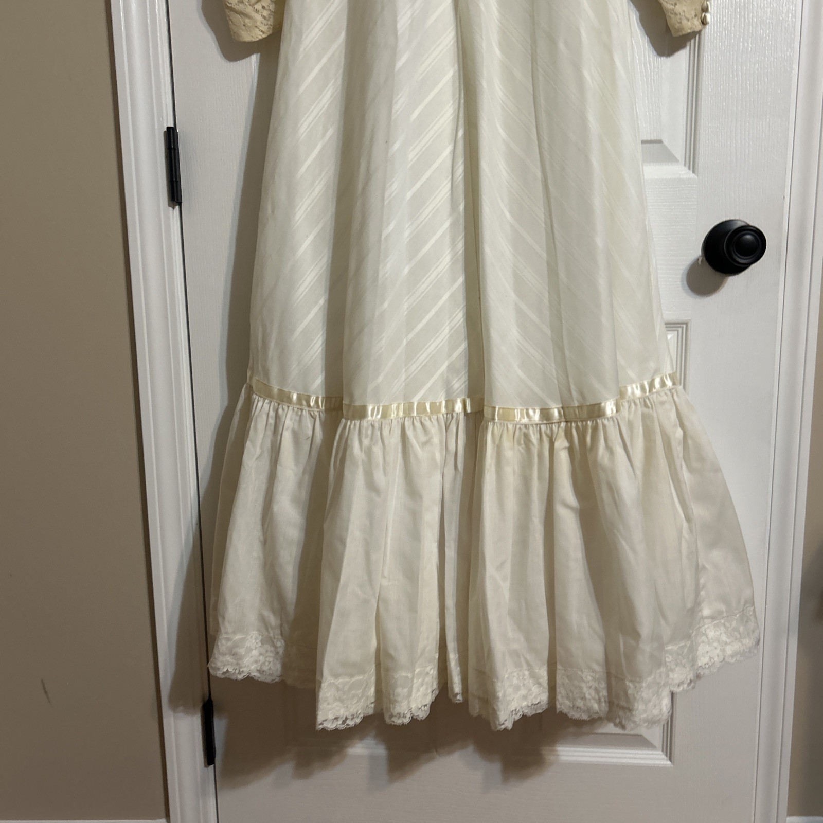 Vintage 1960’s /70’s Joseph Magnin Boho Hippie Prairie Dress Lace Trim Ivory