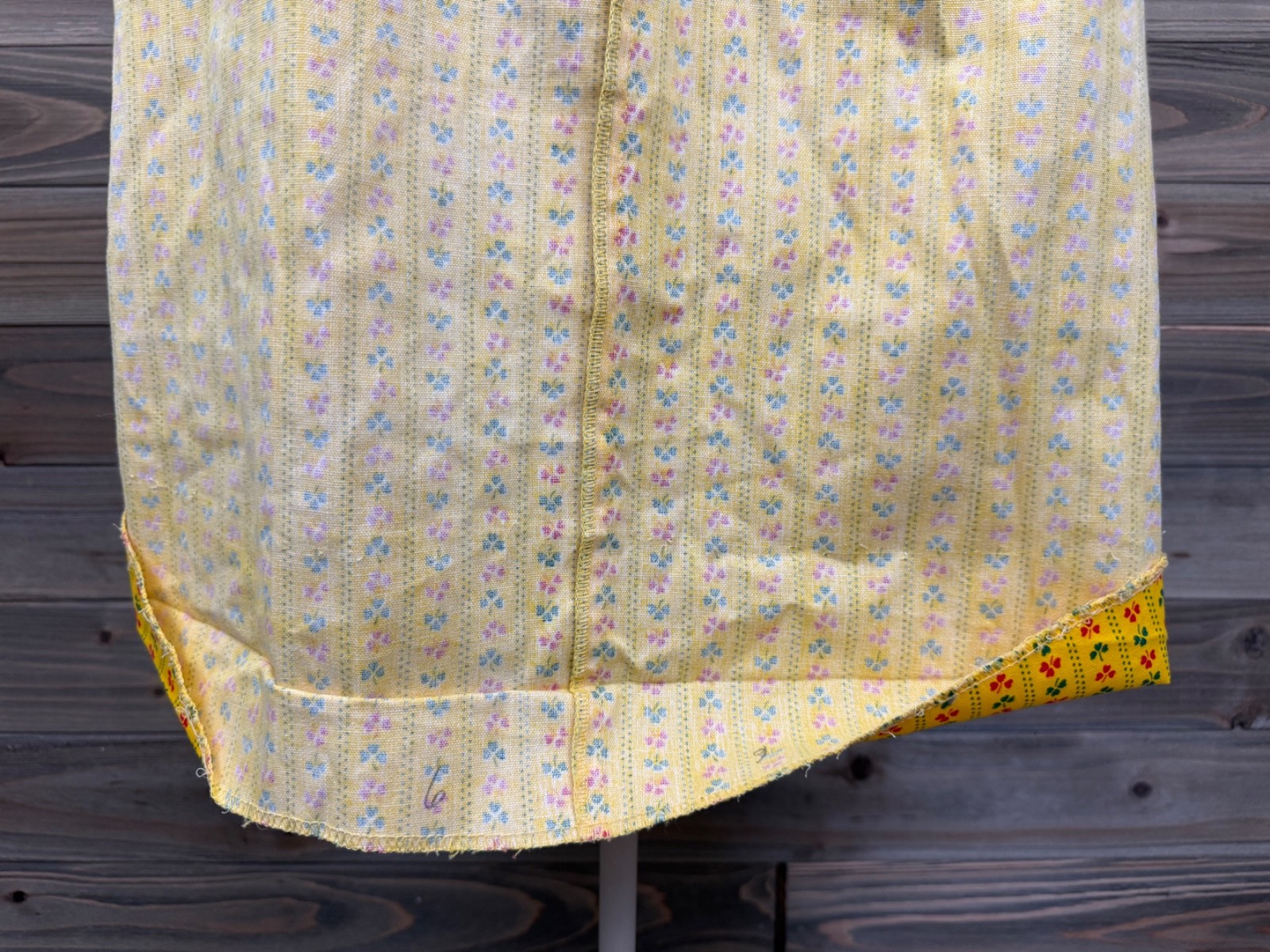 vintage 60’s pinafore mod dirndl suspender skirt rickrack trim novelty print